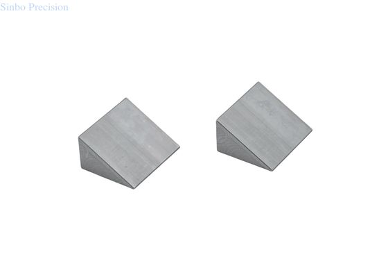 Bracket pemasangan tahan cuaca untuk sistem penyimpanan energi surya Kit rak baterai Merk utama Kompatibel